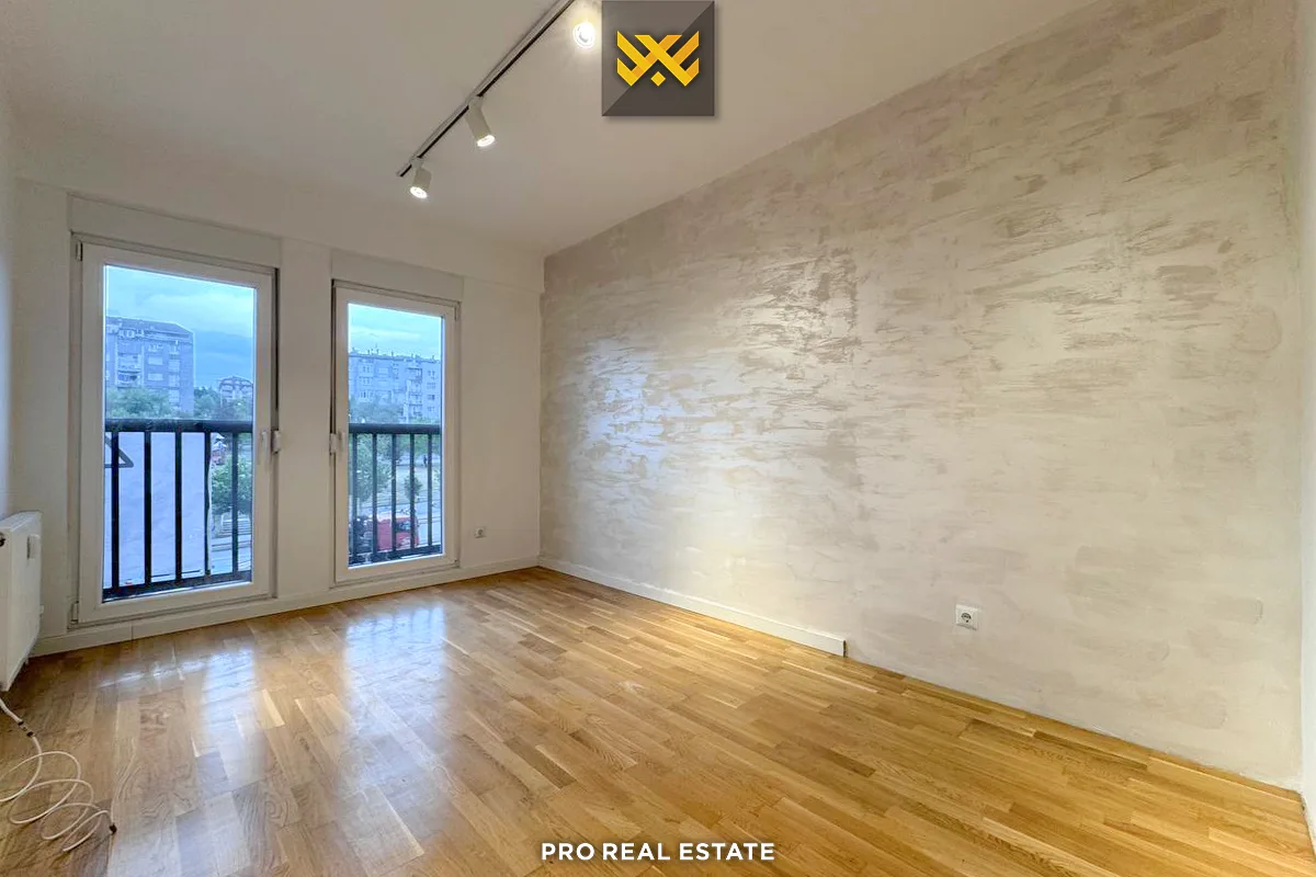 Banesë / Zyrë 94.3m² me #QIRA te Rruga B