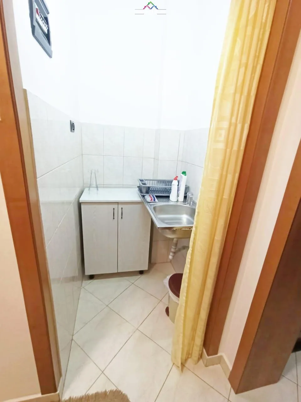 Apartament me Qera 2+1 tek Sheshi Willson (ID B221230) Tirane