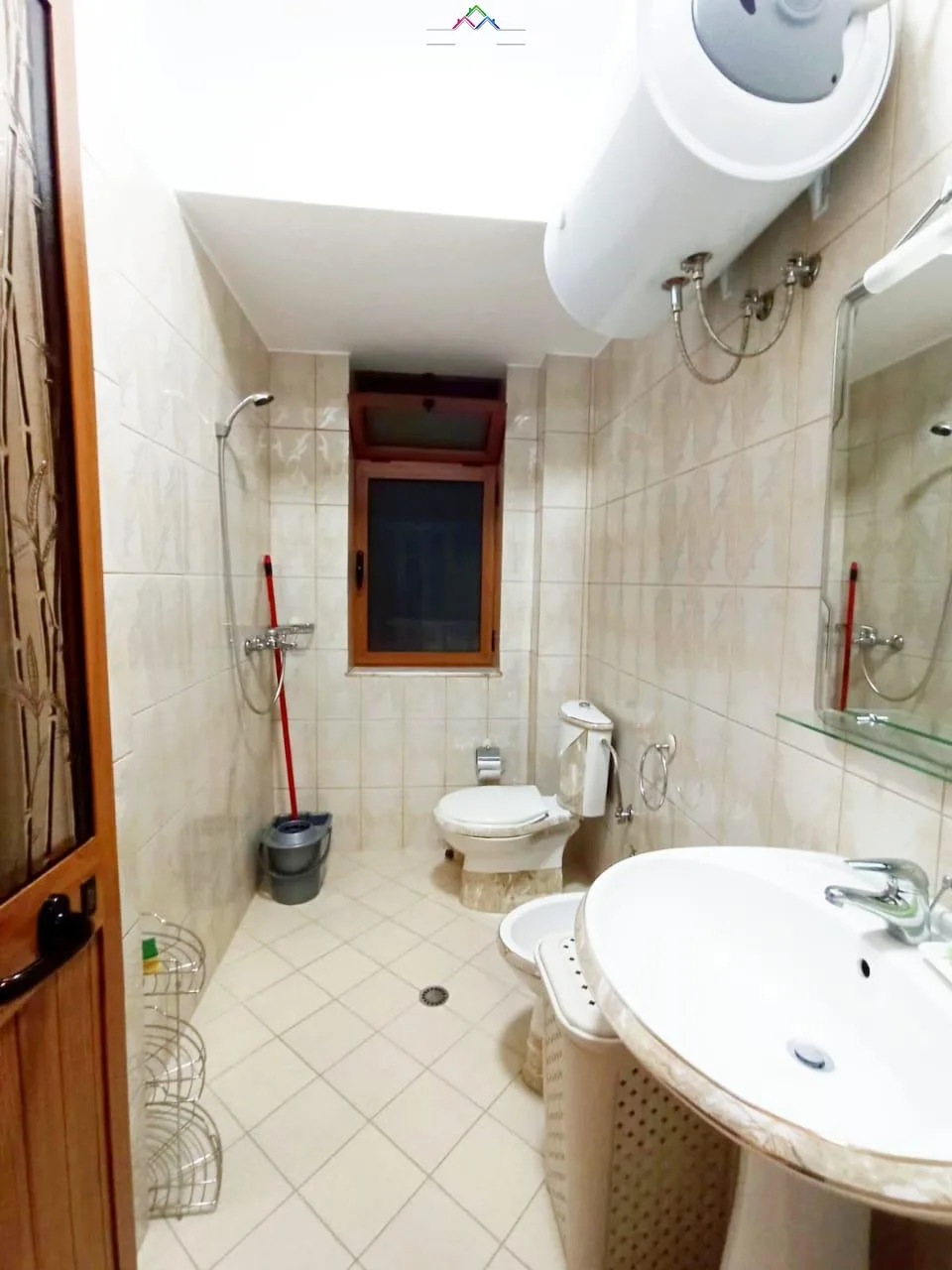 Apartament me Qera 2+1 tek Sheshi Willson (ID B221230) Tirane