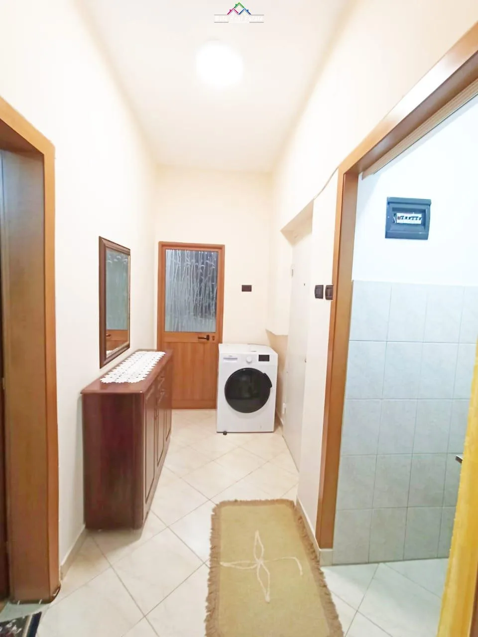 Apartament me Qera 2+1 tek Sheshi Willson (ID B221230) Tirane
