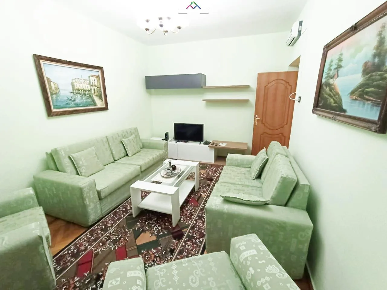 Apartament me Qera 2+1 tek Sheshi Willson (ID B221230) Tirane