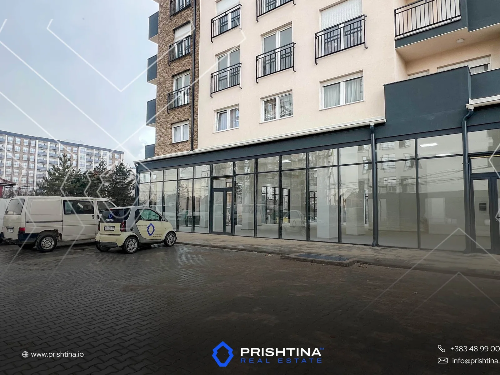 Lokal me qira 760m² në Fushë Kosovë