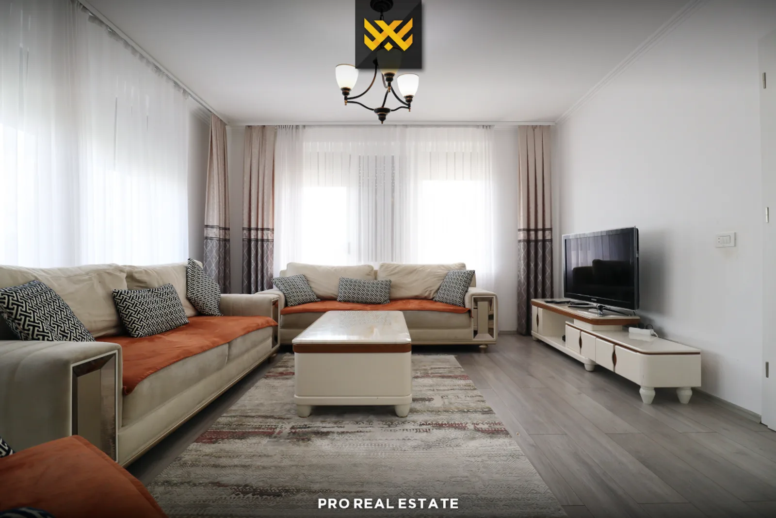 Shtëpi 240m² në #SHITJE në Çagllavicë.
