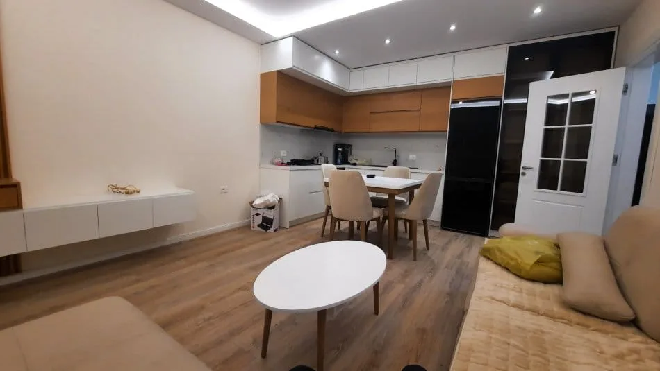 Apartament Ne Shitje 1+1 Prane Square 21 (ID B110471) Tirane