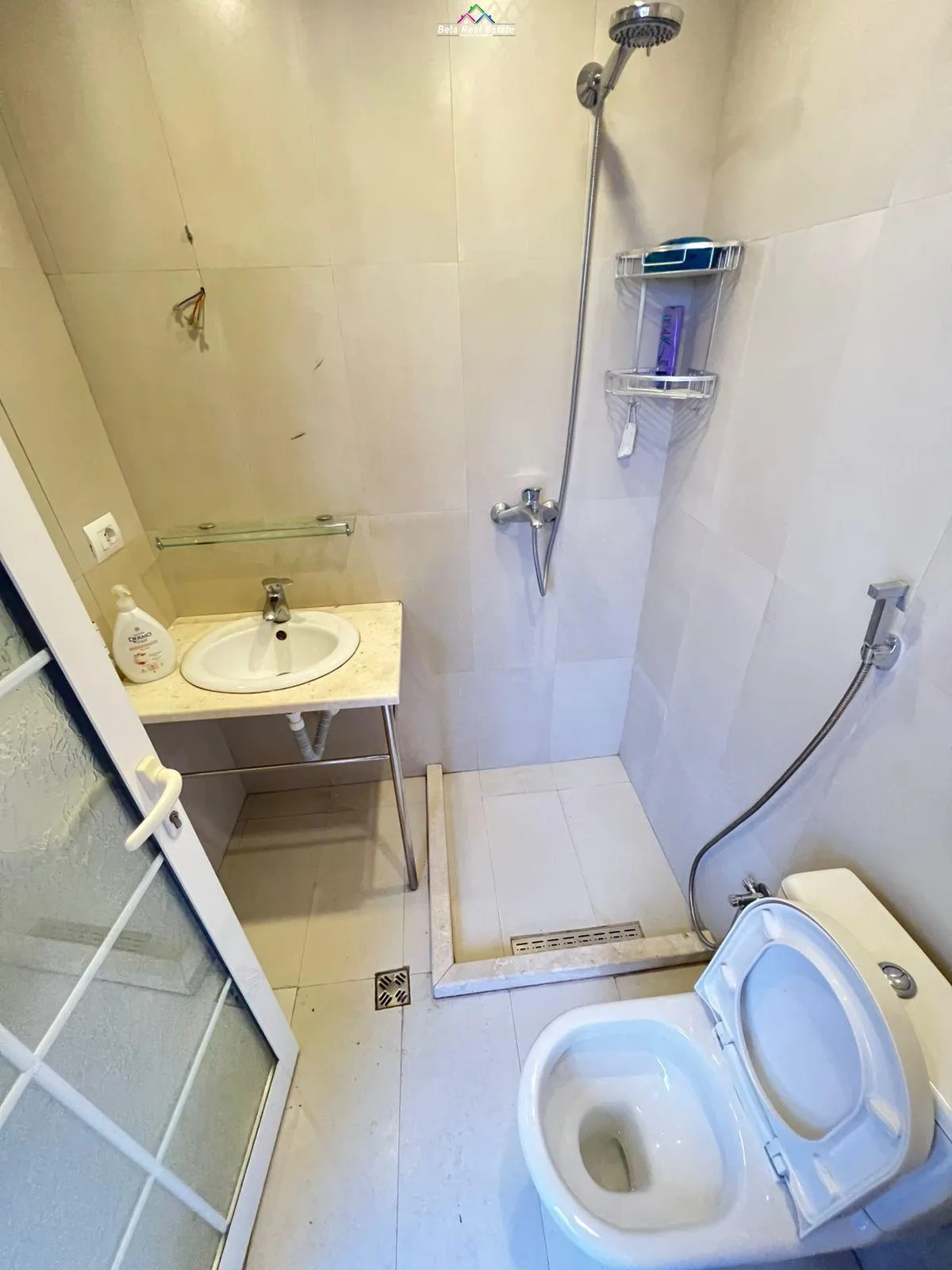 Apartament Me Qera 2+1 Tek Rruga e Barrikadave (ID B2201808) Tirane