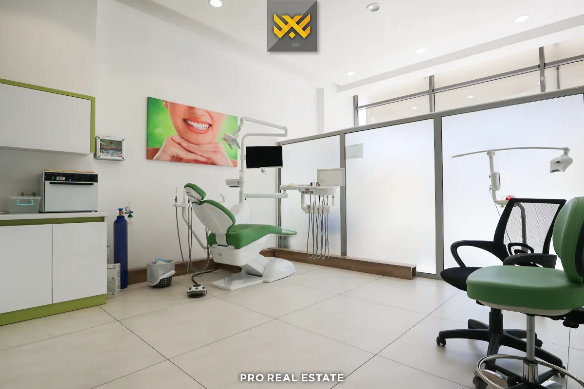 Lokal 95m² në #SHITJE në Tophane