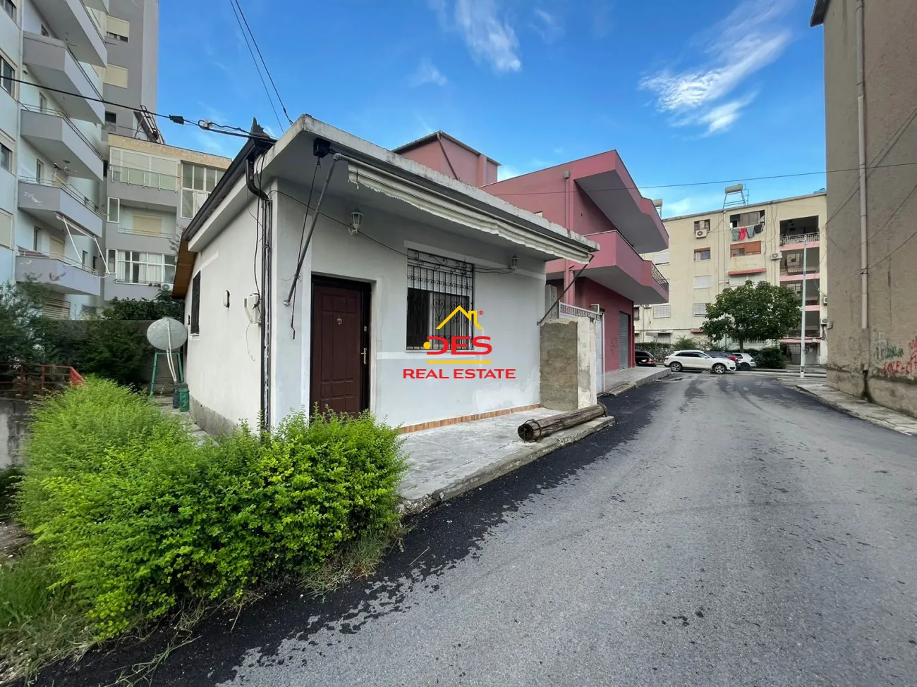 Shitet ndërtesë një katëshe në çole,vlorë