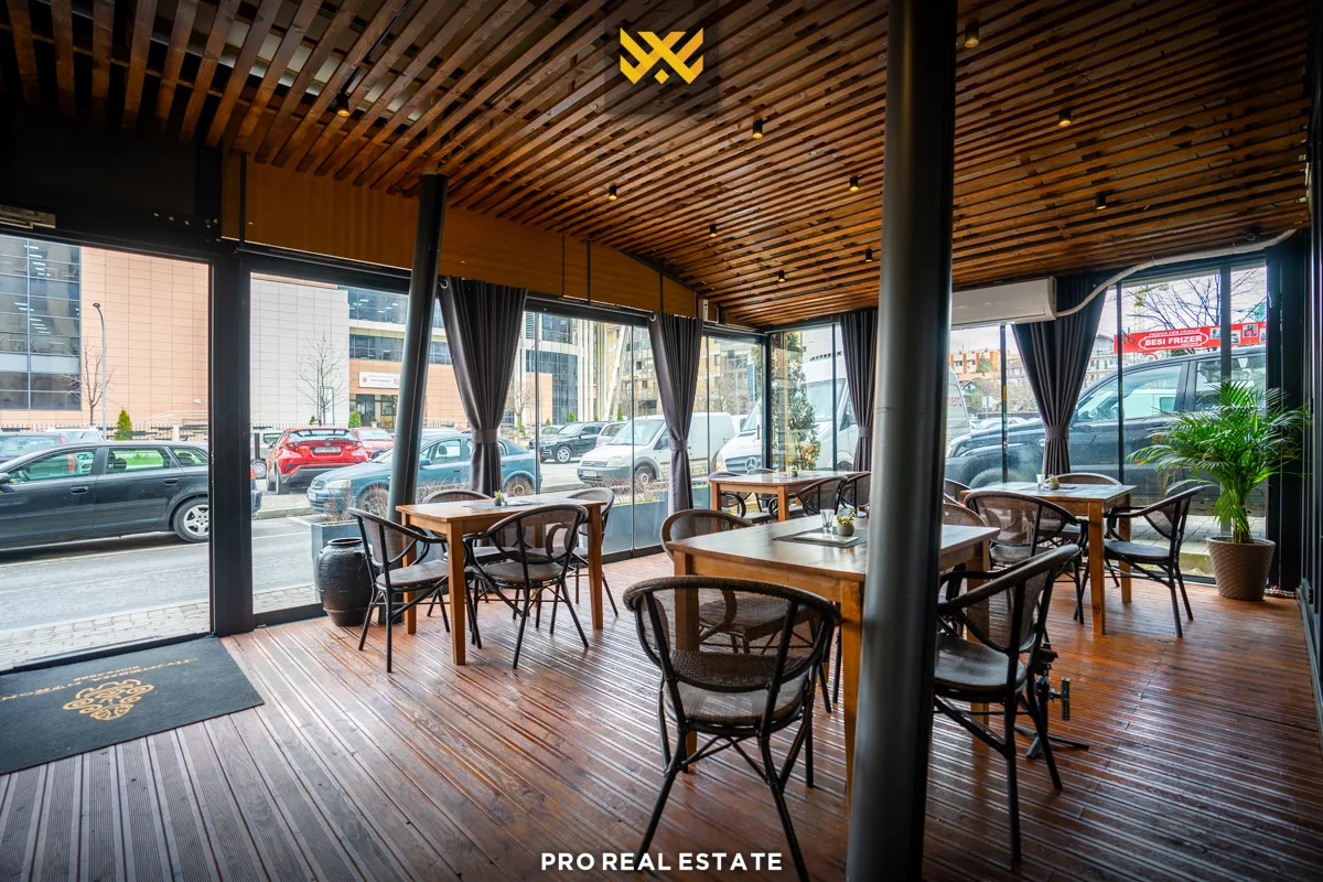 Lokal 198m²+50m² për #SHITJE në Dardani