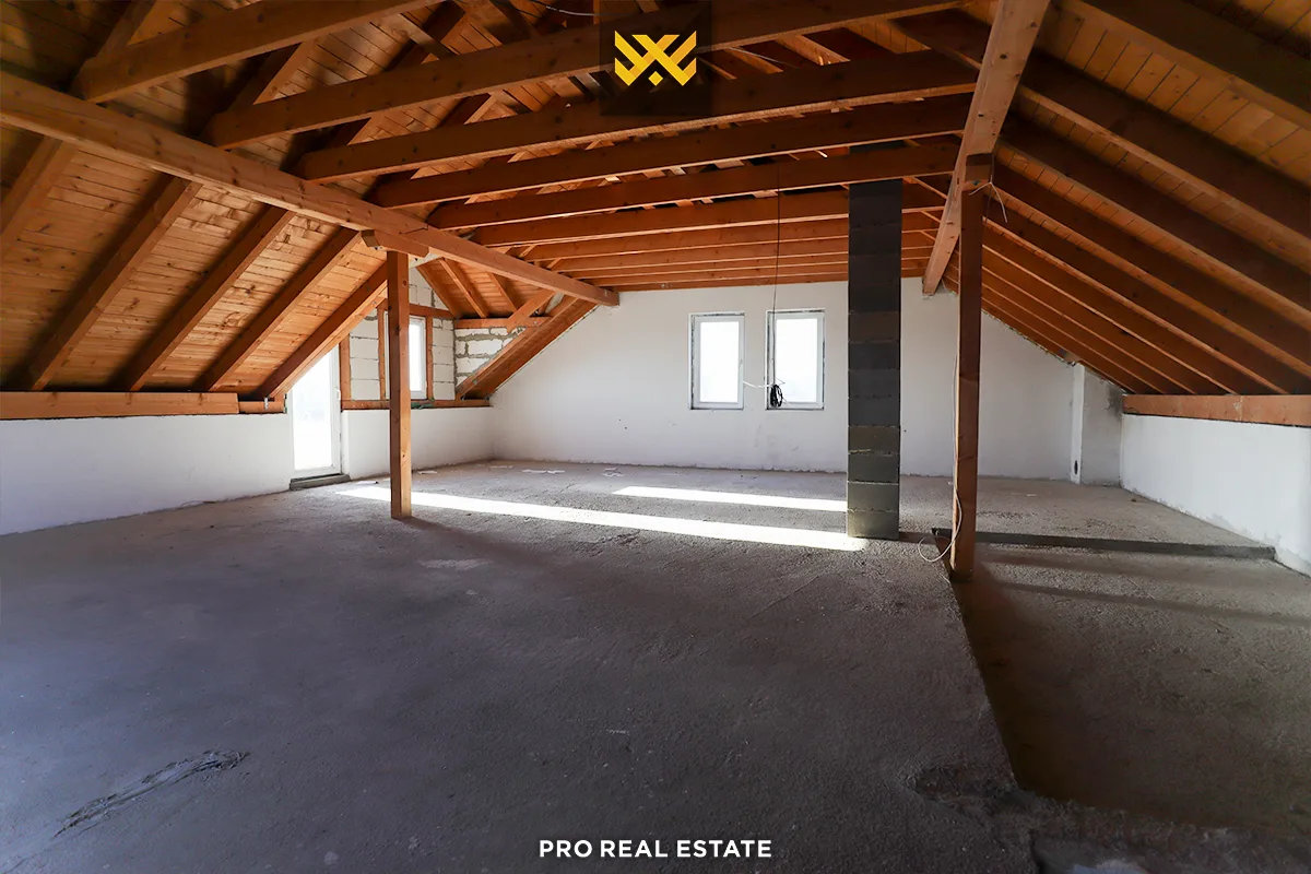 Shtëpi 360m² për #SHITJE në Matiçan