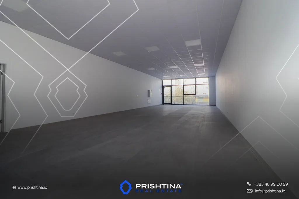 Lokal me qira 125m² te Rruga B