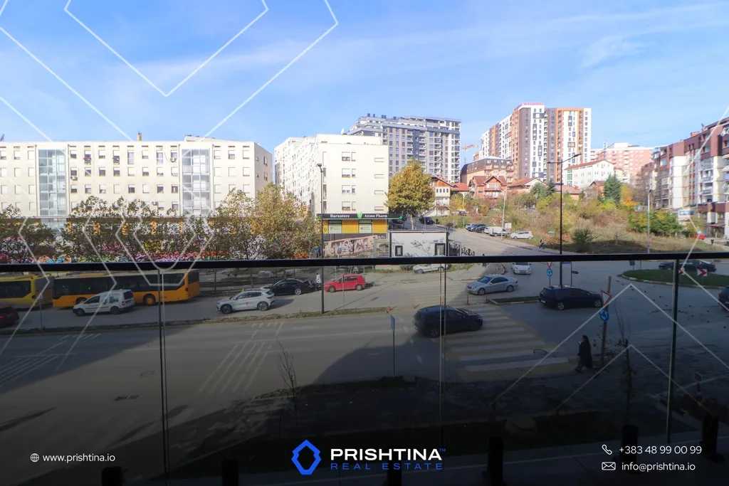 Lokal me qira 125m² te Rruga B