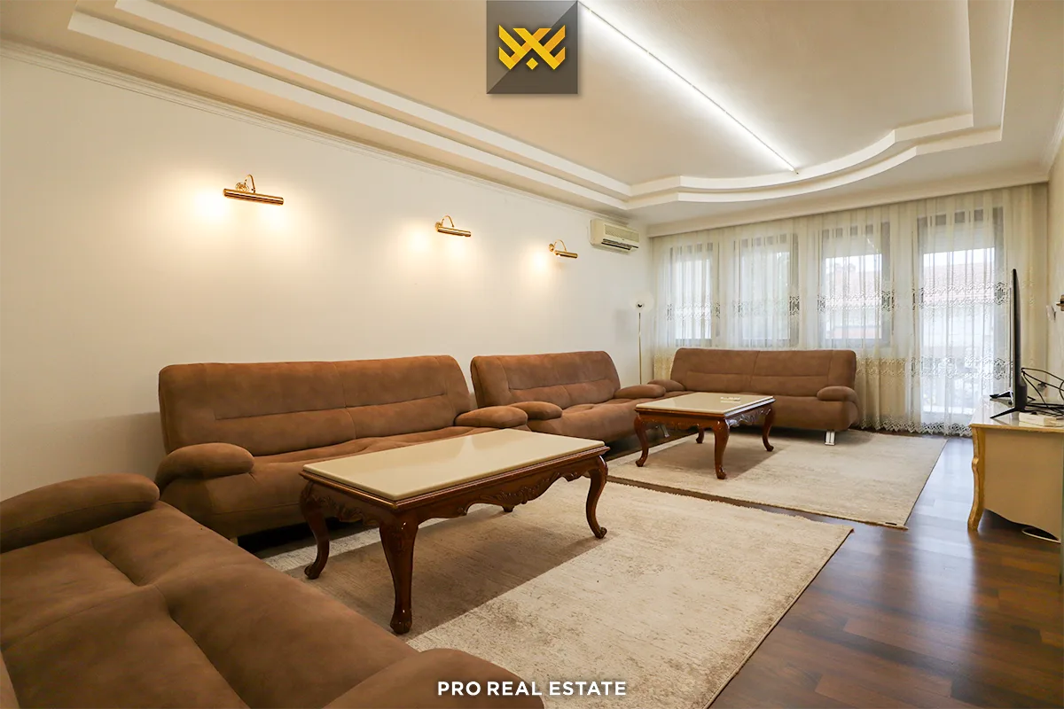 Shtëpi 250m² për #SHITJE në Hajvali