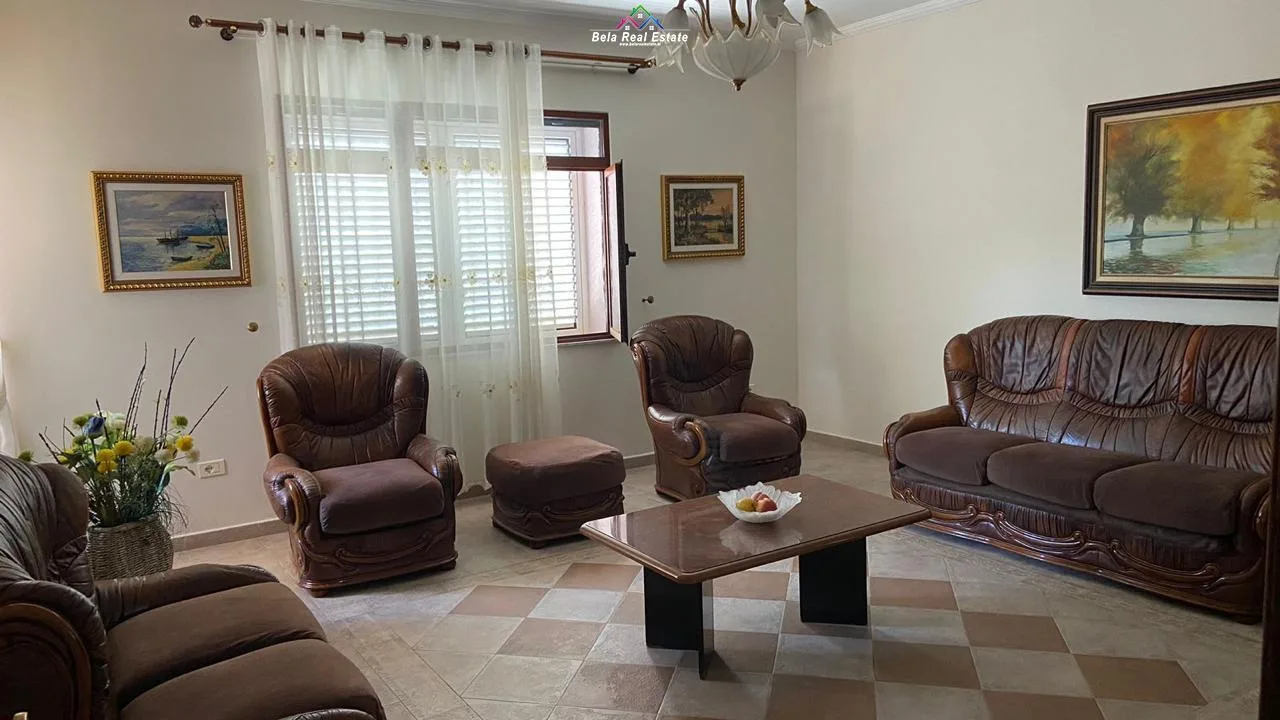 Jepet Me Qera Kati 2 i Nje Vile tek Oxhaku (ID BV22318) Tirane