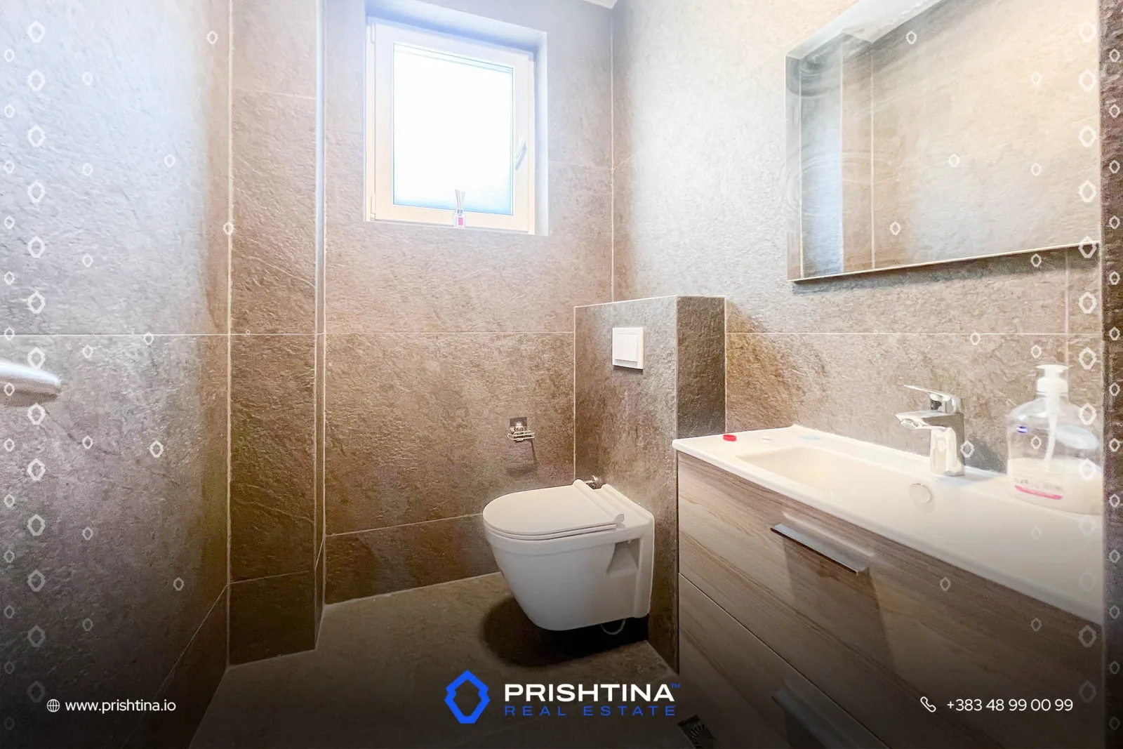 Shtëpi me qira 240m² në Veternik