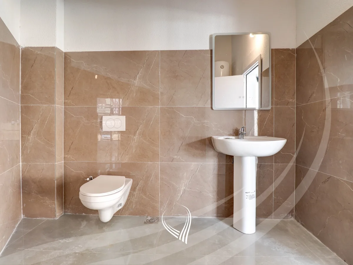 Lokal 141m2 me qira në lagjen Mati 1