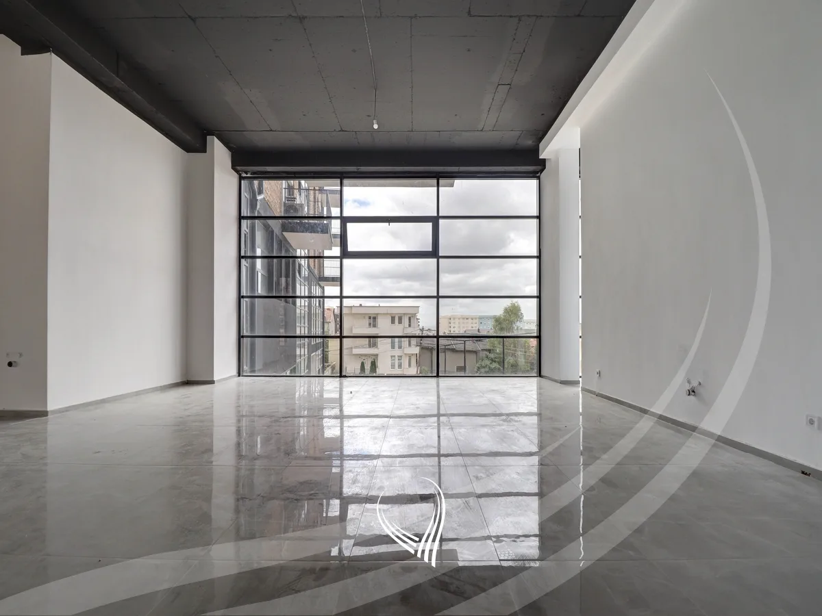 Lokal 141m2 me qira në lagjen Mati 1