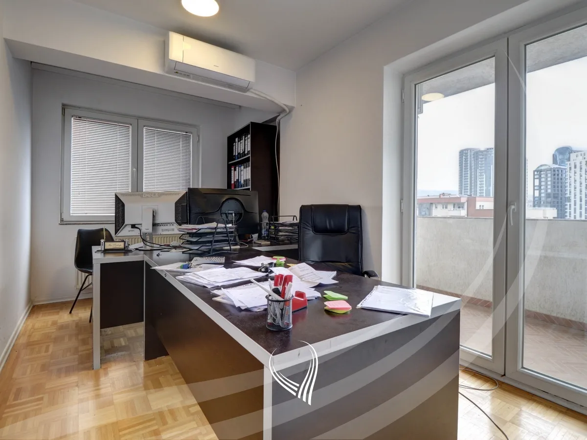 Zyre me 3 dhoma pune me qira në lagjen Arbëria – Dragodan