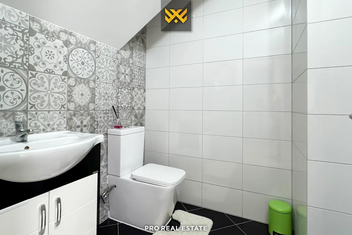Shtëpi 200m² për #SHITJE në Veternik