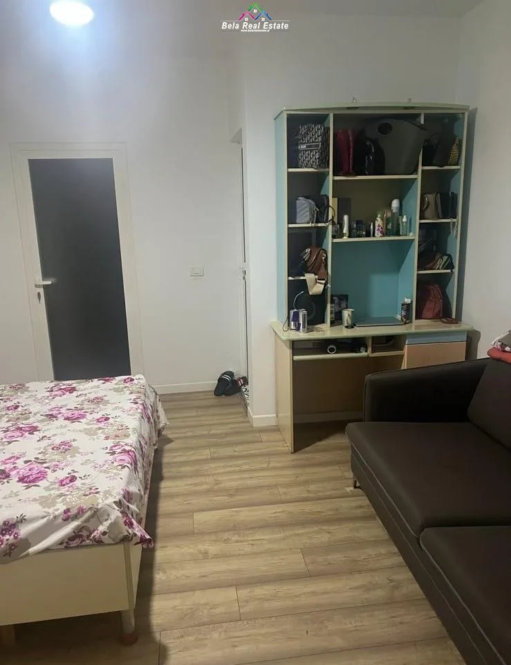 Garsoniere me qera tek Rruga e Barrikadave (ID BG147) Tirane