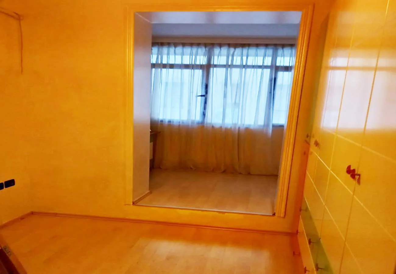 Jepet me qira apartament 2+1 në bllok, tiranë.
