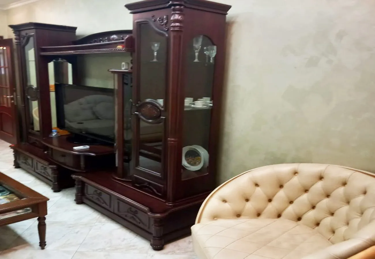 Jepet me qira apartament 2+1 në bllok, tiranë.