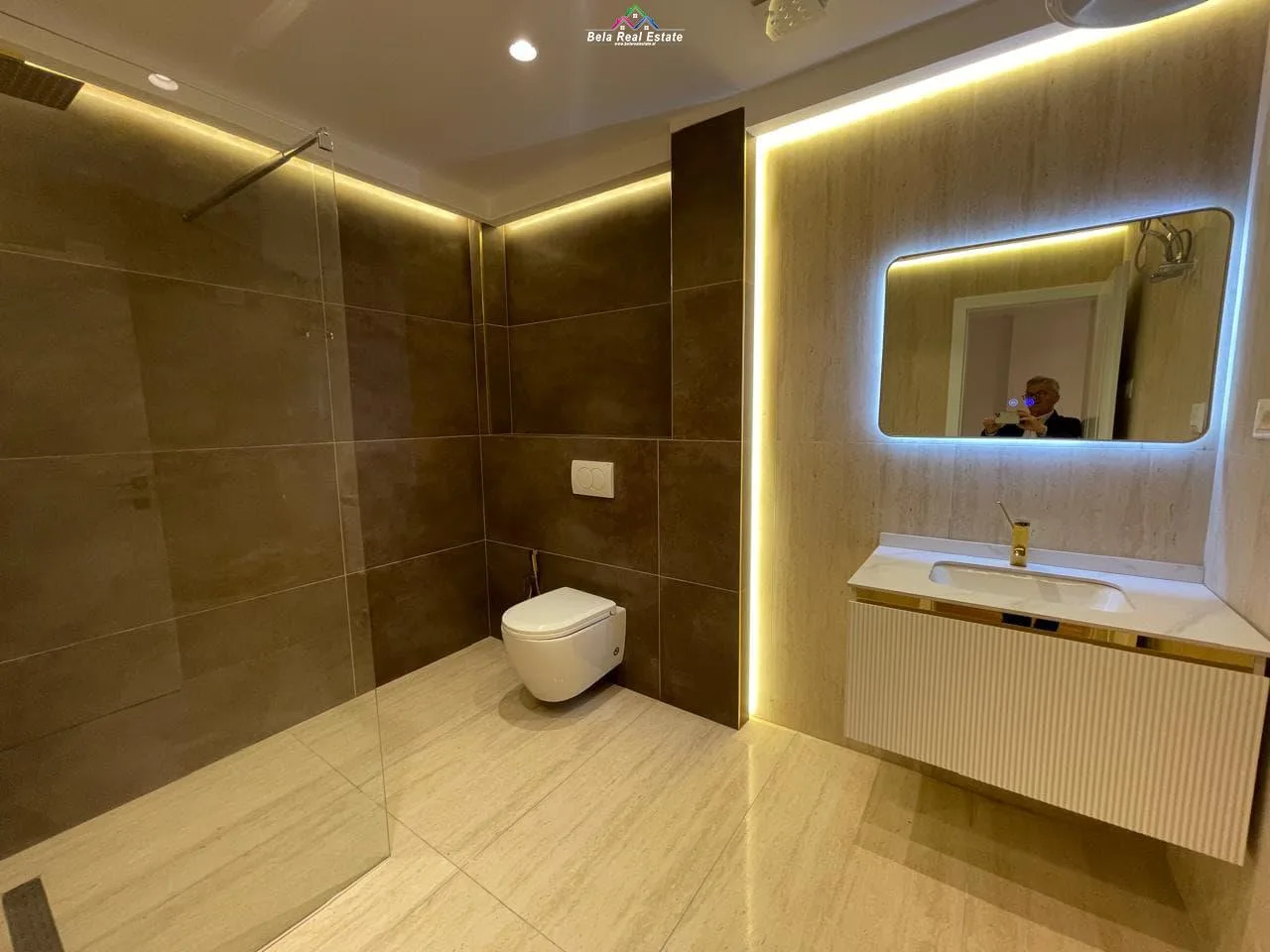 Apartament Ne Shitje 2+1+2 Tek Rruga e Kavajes (ID B120666) Tirane