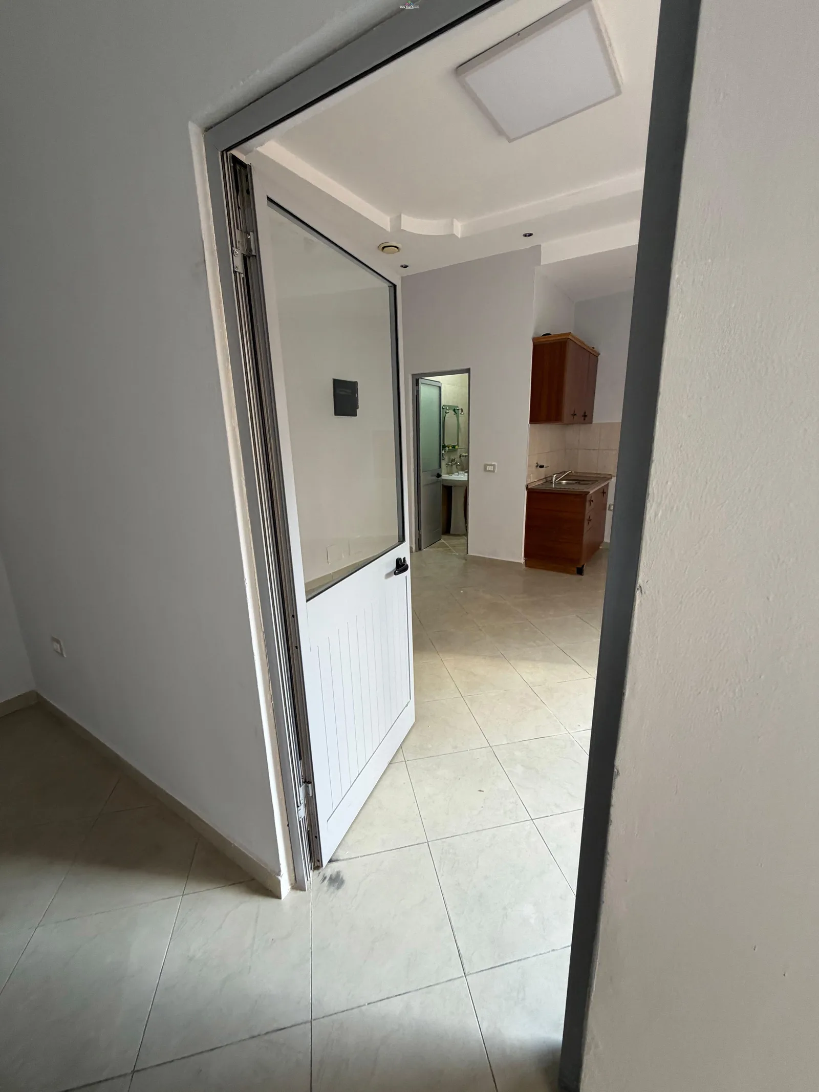 Dyqan me Qera Tek Mine Peza ( ID BD21807) Tirane