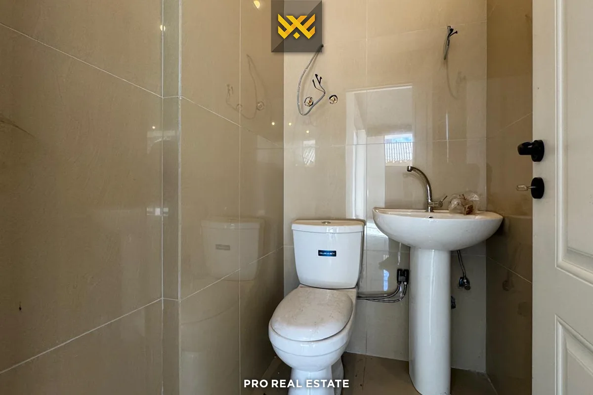 Lokal 100.4m² për #SHITJE në Fushë Kosovë