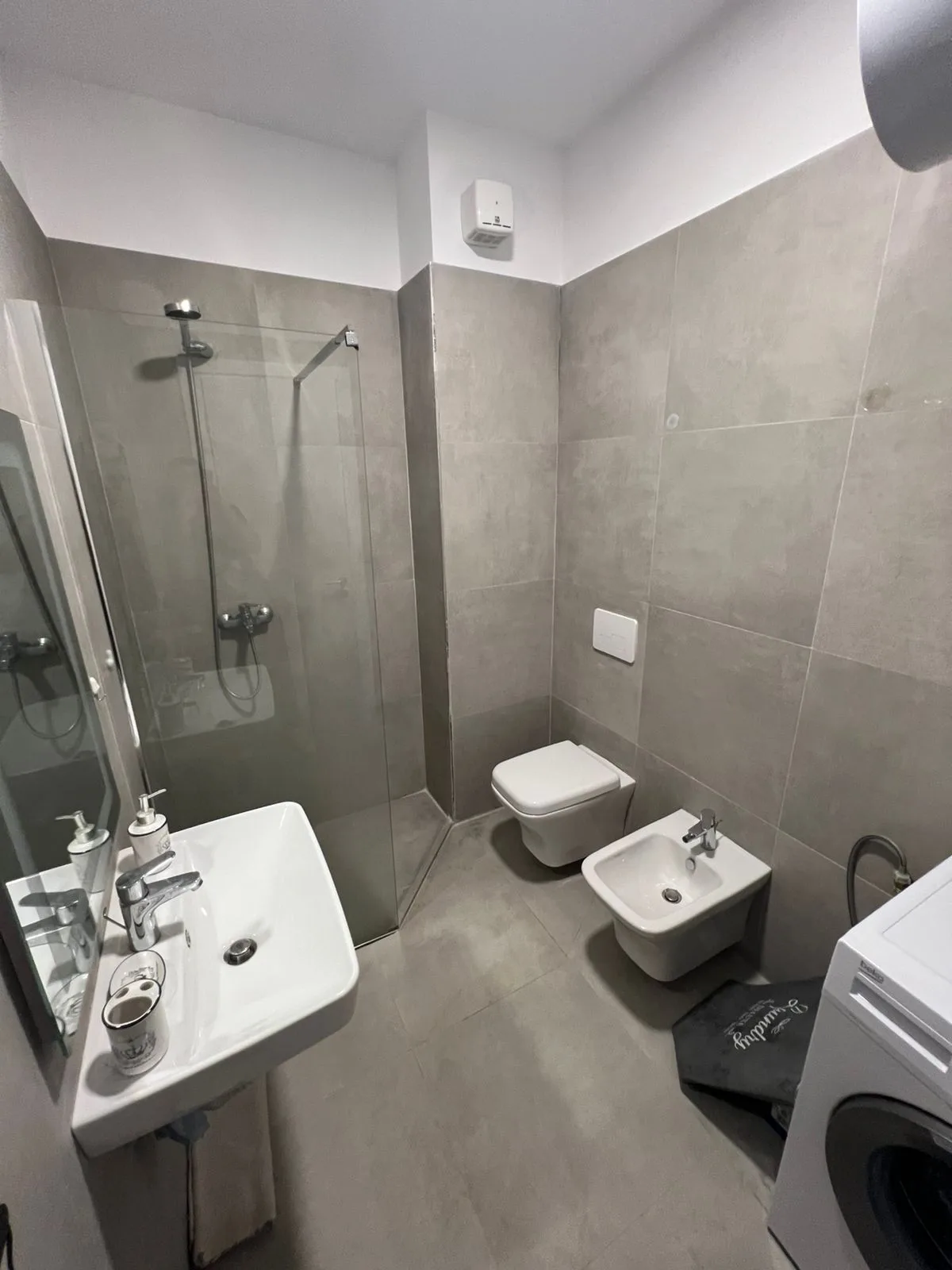 Apartament me qera 1+1 Tek Stacioni Trenit (ID B210930) Tirane.