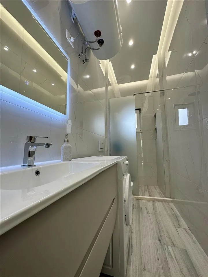 Apartament Ne Shitje 1+1 Tek Dritan Hoxha (ID B110485) Tirane