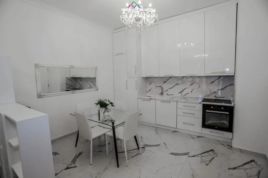 Apartament me qera 1+1 Tek 21-Dhjetori (ID B210154) Tirane