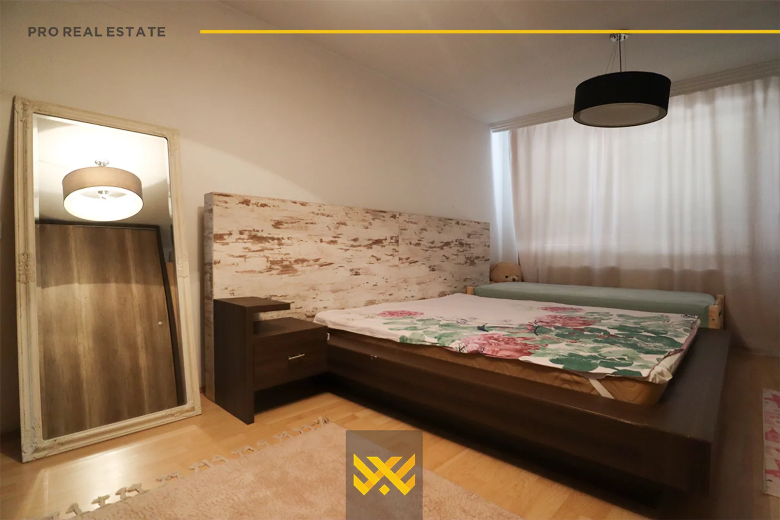Shtëpi 240m² në #SHITJE në Qendër.