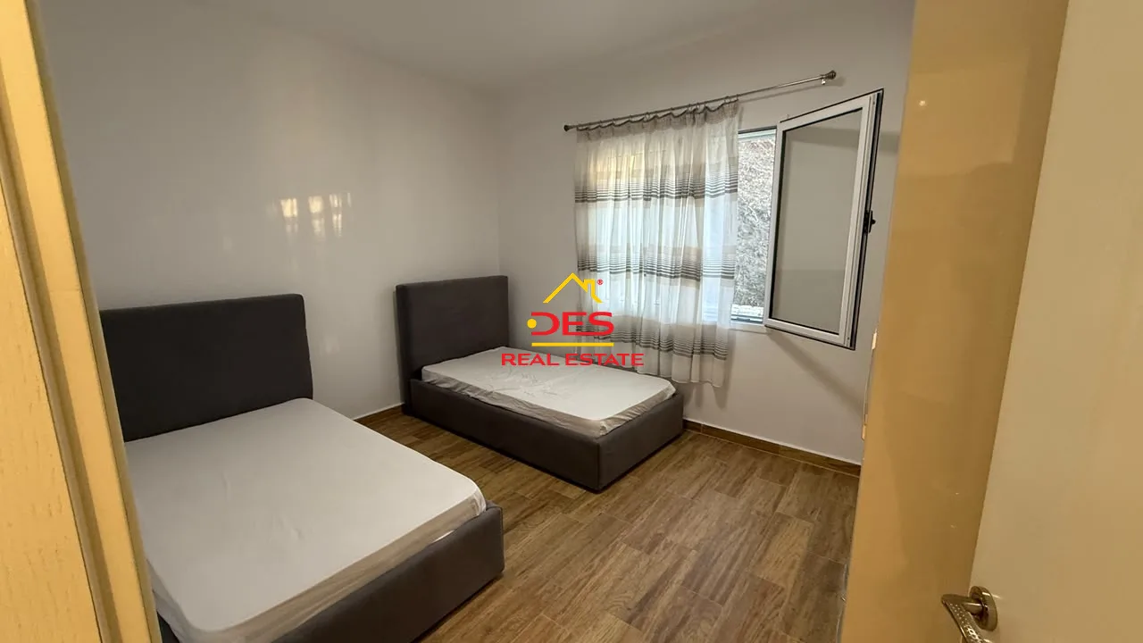 Jepet me qira shtëpi private te 7 pallatet, vlorë