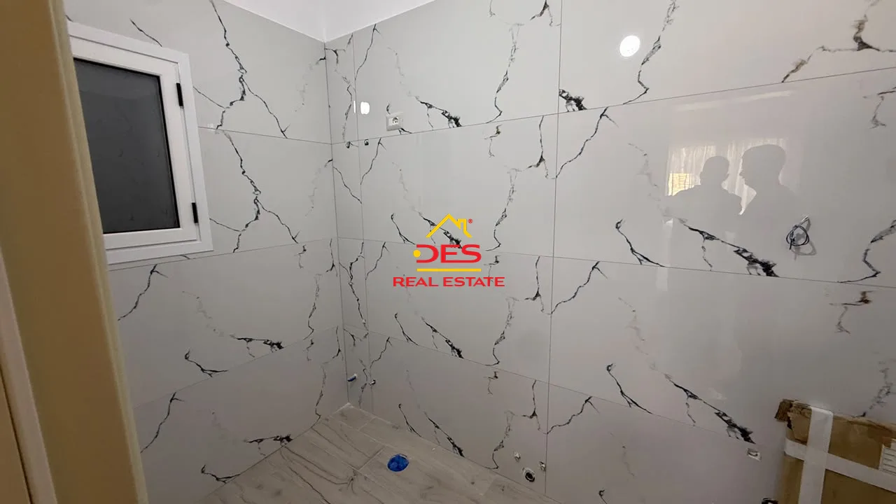 Jepet me qira shtëpi private te 7 pallatet, vlorë