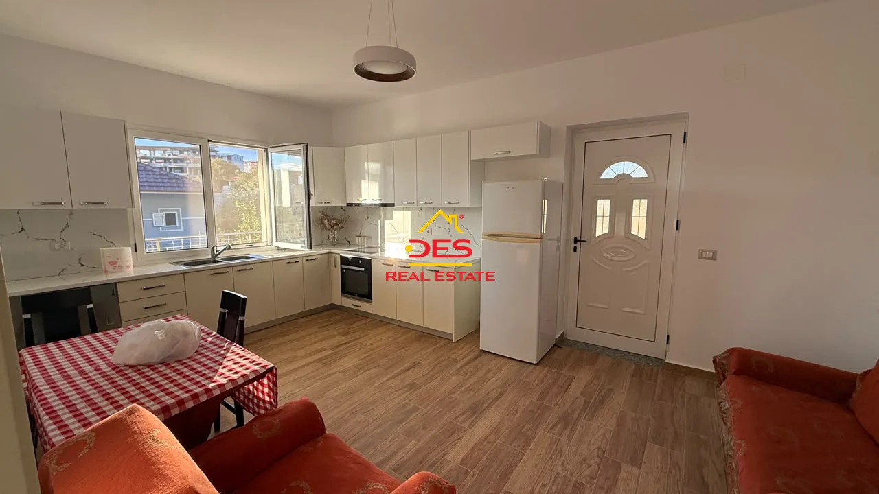 Jepet me qira shtëpi private te 7 pallatet, vlorë
