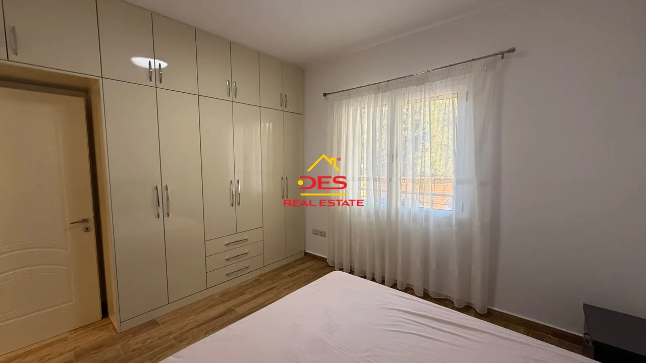 Jepet me qira shtëpi private te 7 pallatet, vlorë