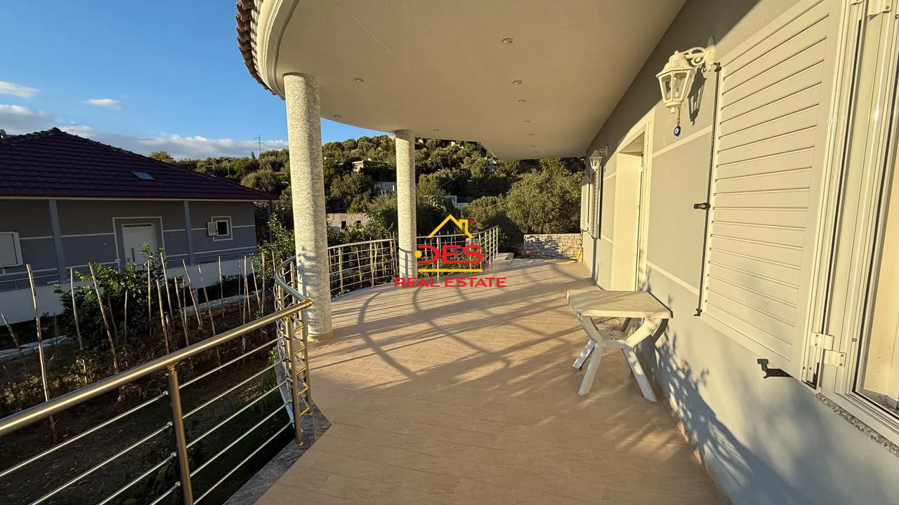 Jepet me qira shtëpi private te 7 pallatet, vlorë