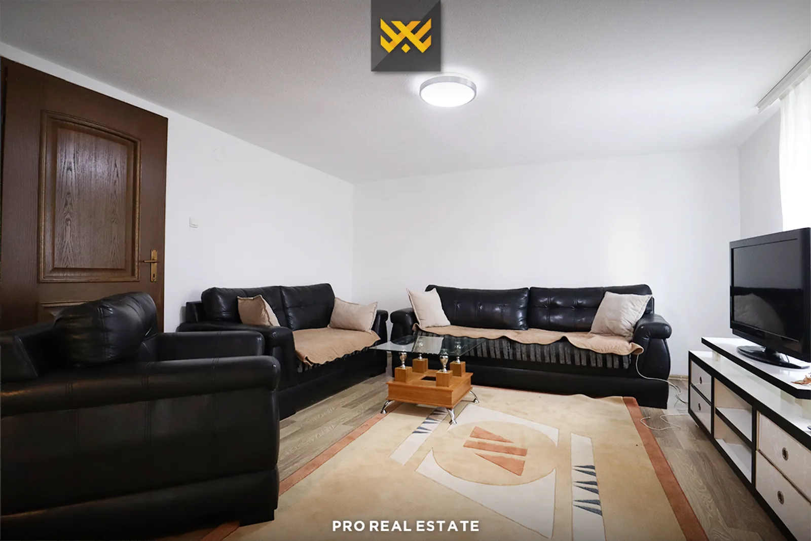 Shtëpi 285m² në #SHITJE në Taslixhe.