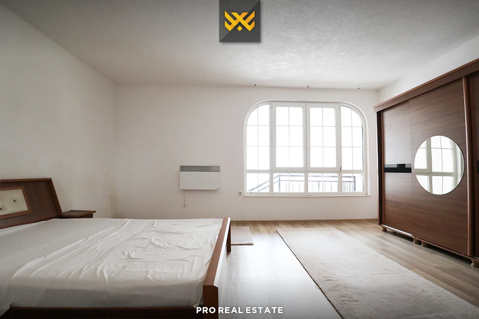 Shtëpi 285m² në #SHITJE në Taslixhe.