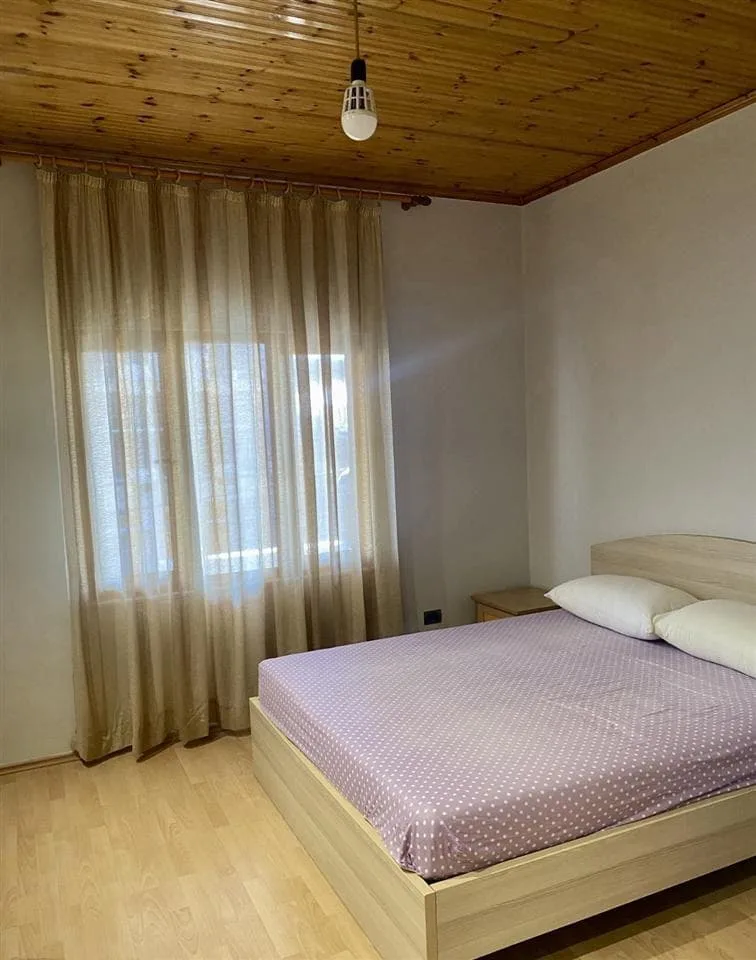 Vile me qera 2+1 Prane Zonja Keshillit Te Mire (ID BV22457) Tirane.