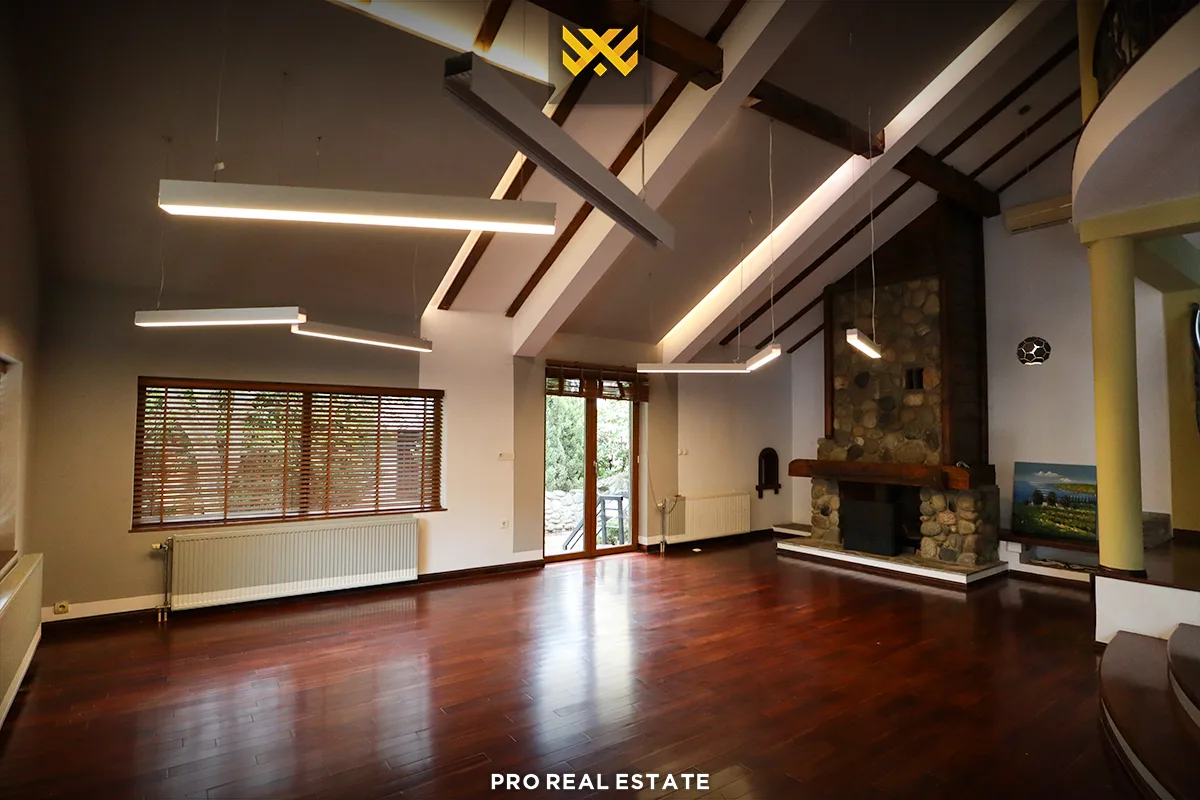 Shtëpi 563m² me #QIRA në Matiçan.