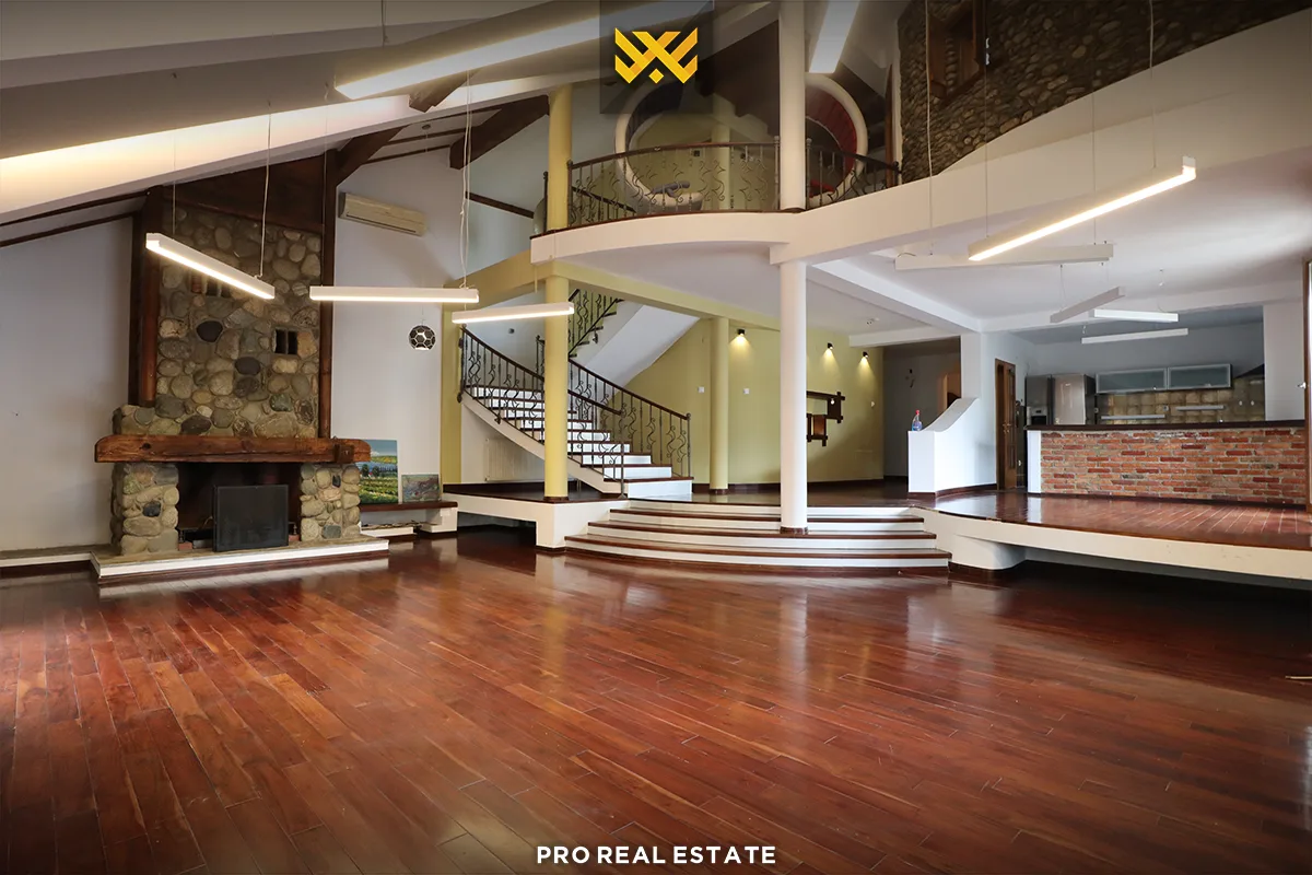 Shtëpi 563m² me #QIRA në Matiçan.