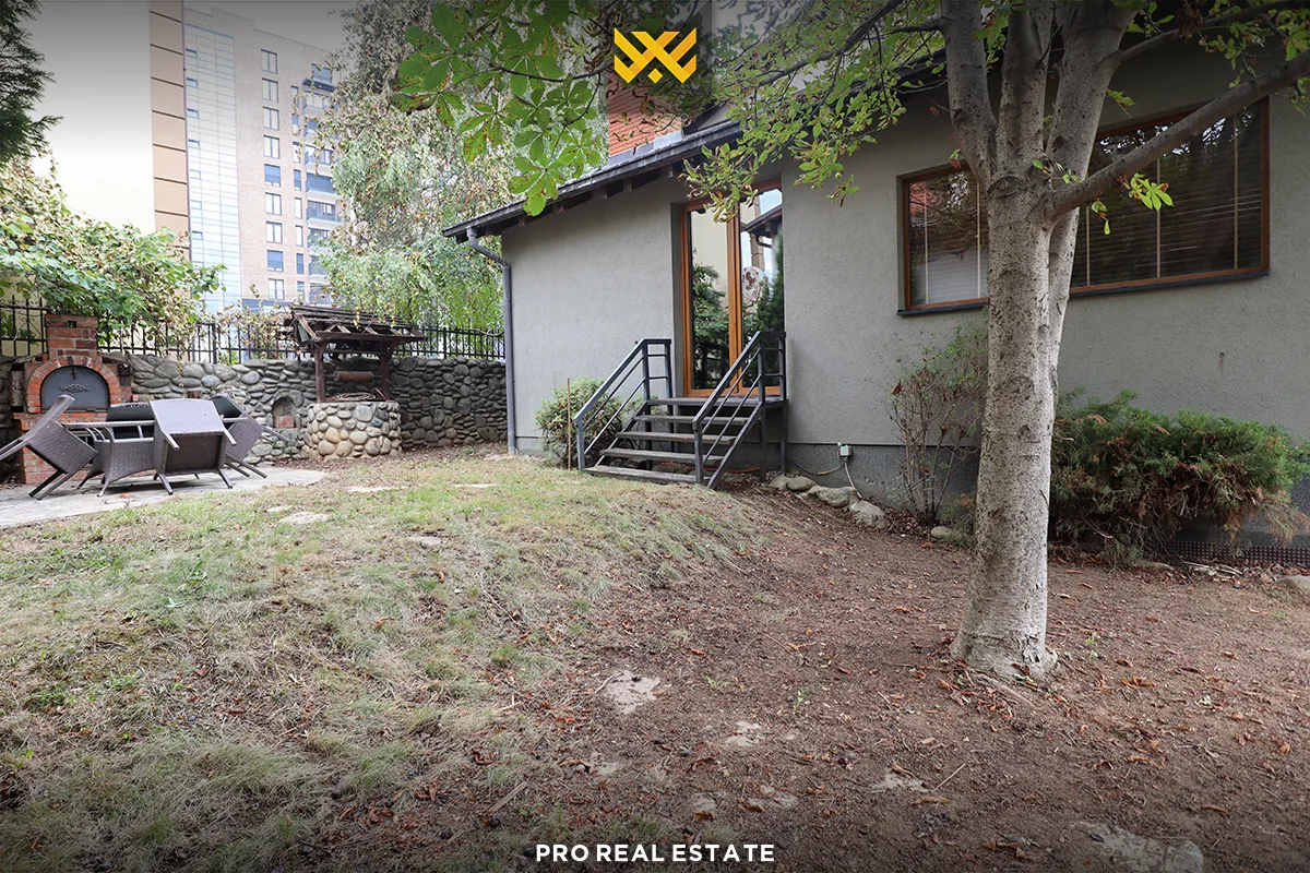Shtëpi 563m² me #QIRA në Matiçan.