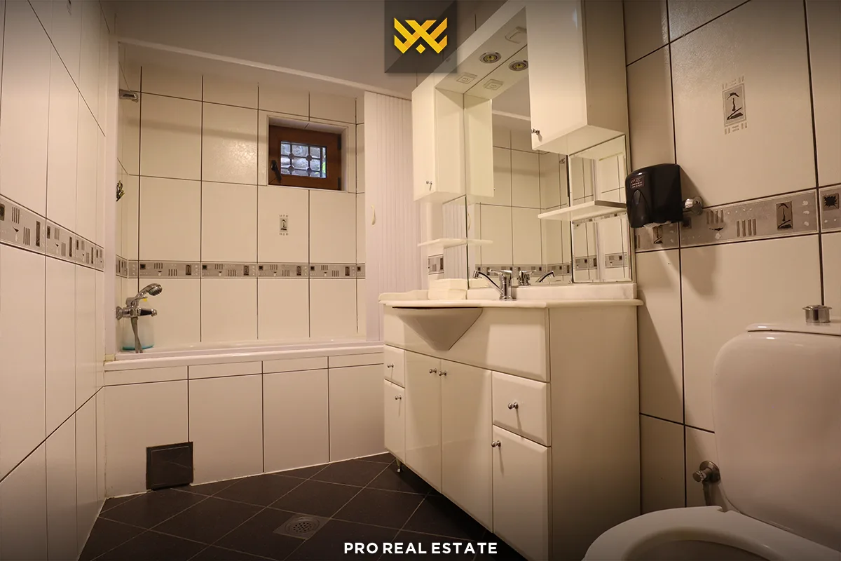 Shtëpi 563m² me #QIRA në Matiçan.