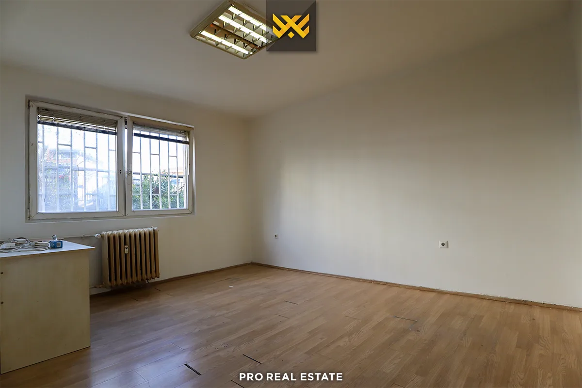Banesë / Zyrë 38m² me #QIRA në Ulpianë