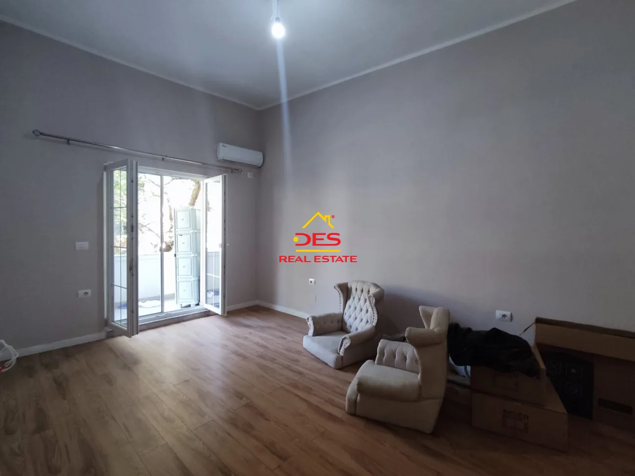 Jepet me qira apartament 1+1 ne myslym shyri, tirane