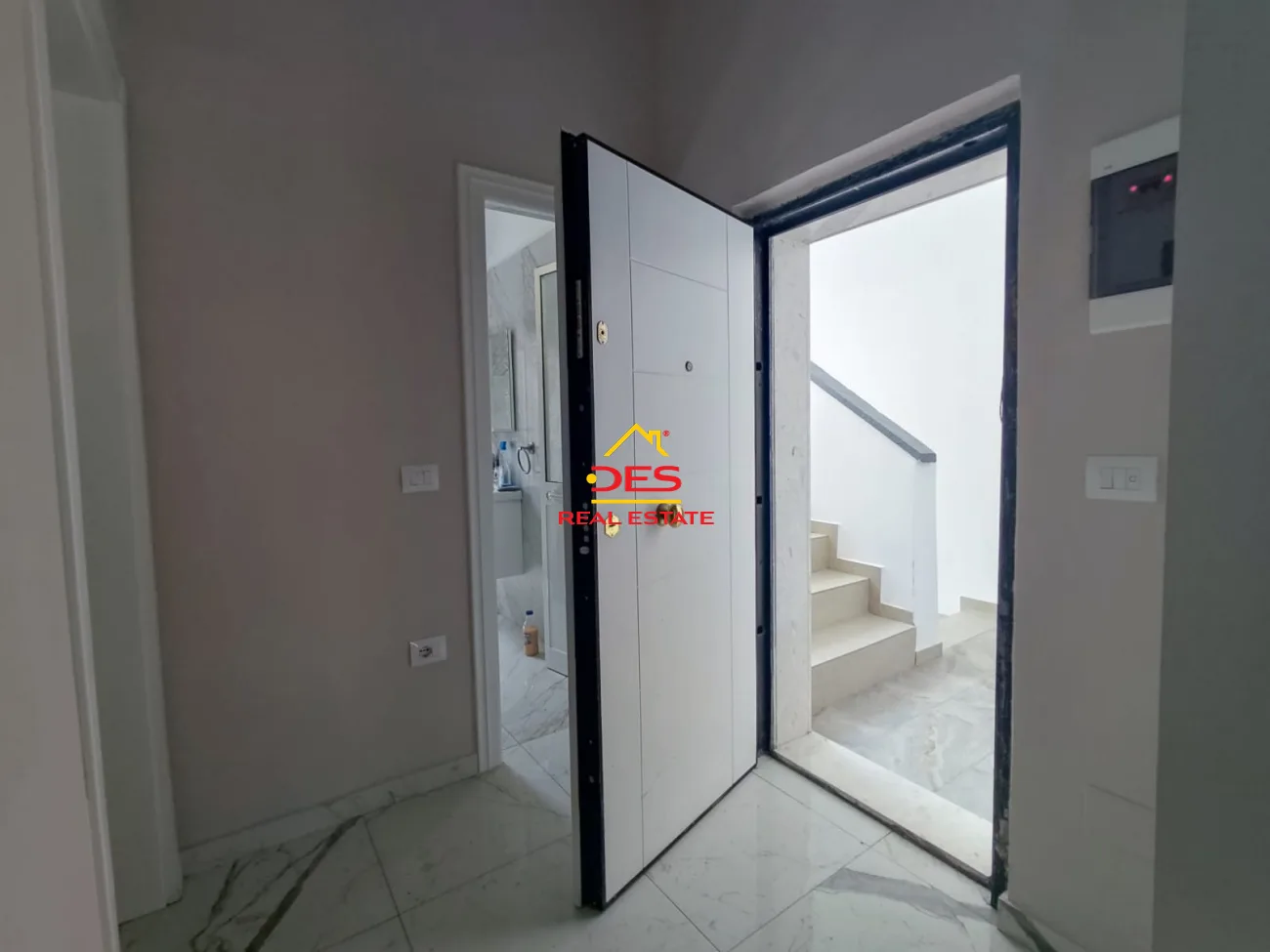 Jepet me qira apartament 1+1 ne myslym shyri, tirane