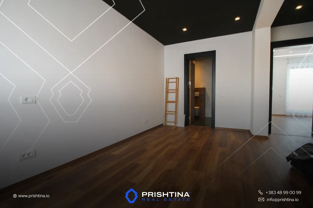 Penthouse me qira 178m² + 120m² në Arbëri/Dragodan