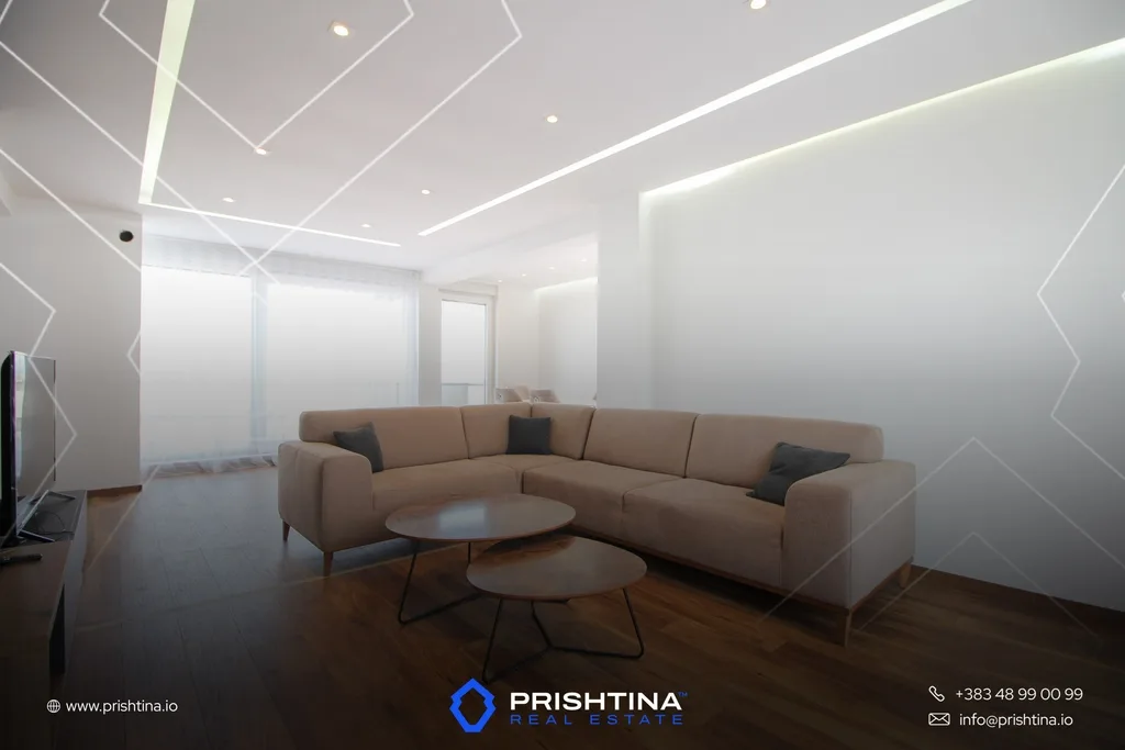 Penthouse me qira 178m² + 120m² në Arbëri/Dragodan