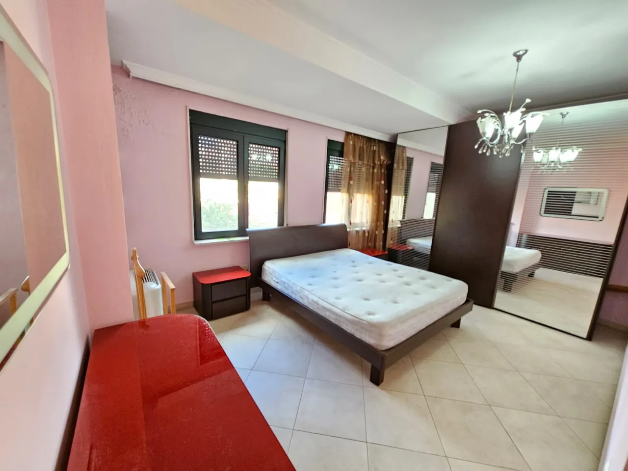 Apartament Me Qera 3+1+2 Rruga e Kavajes (ID B230153) Tirane.